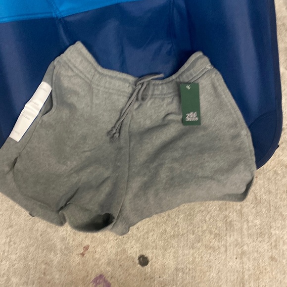 NWT large women’s athletic shorts. - Picture 4 of 7